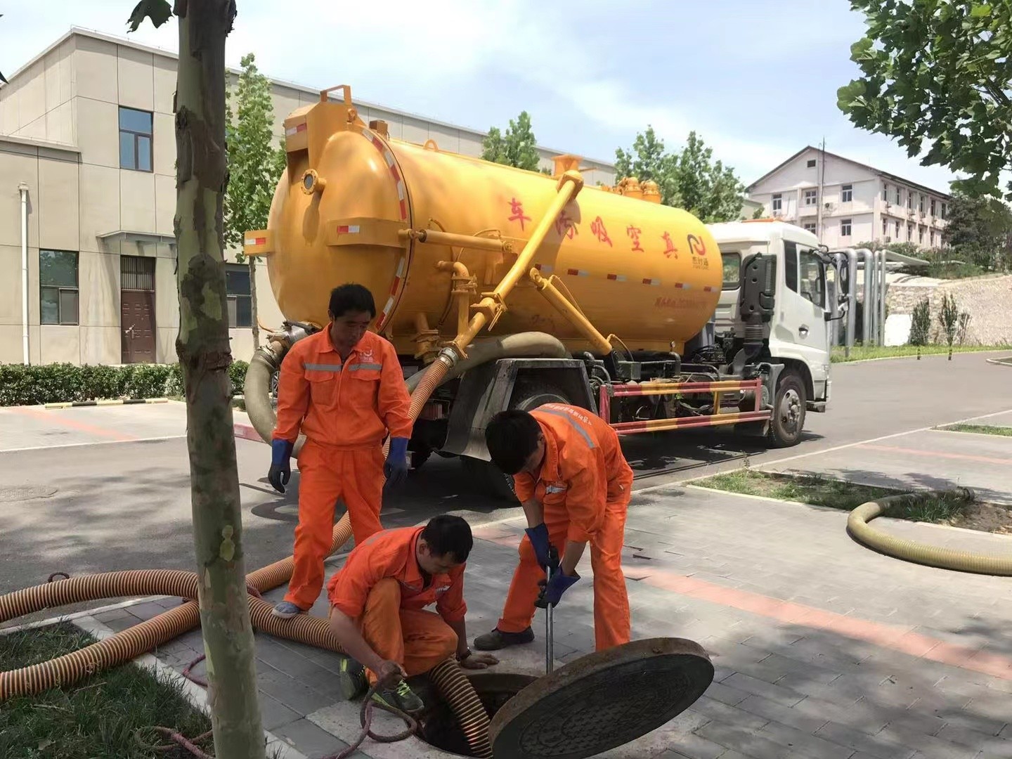 循化化粪池清理与5-8吨吸粪车施工效率分析
